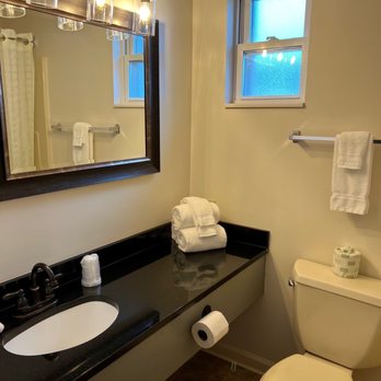 Sherwood Motel - Bathroom sink and toilet - Hotels Near Me - Wellsboro, Pennsylvania