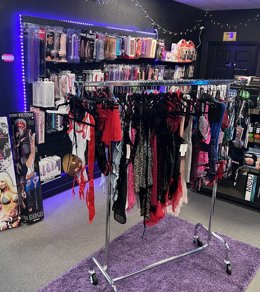 THE DOLL HOUSE Updated October 2024 43 Photos & 12 Reviews 13205