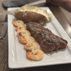 Pondis - Filet with shrimp and baked potato