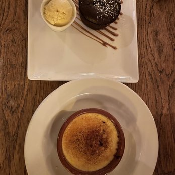 Le Temps des Cerises - Crème brûlée and Gâteau chocolat - French Near Me - Paris, 75 Le Temps des Cerises - Crème brûlée and Gâteau chocolat - French Near Me - Paris, 75