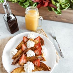Red Oak Cafe - Strawberry French Toast