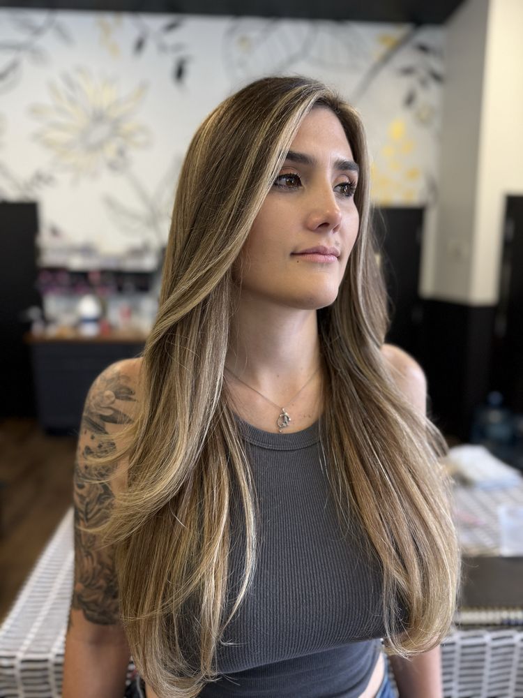 Hailey Holland Hair Salon Image