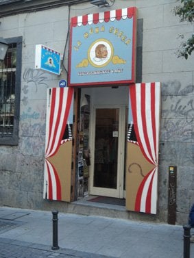 La Mona Checa by null