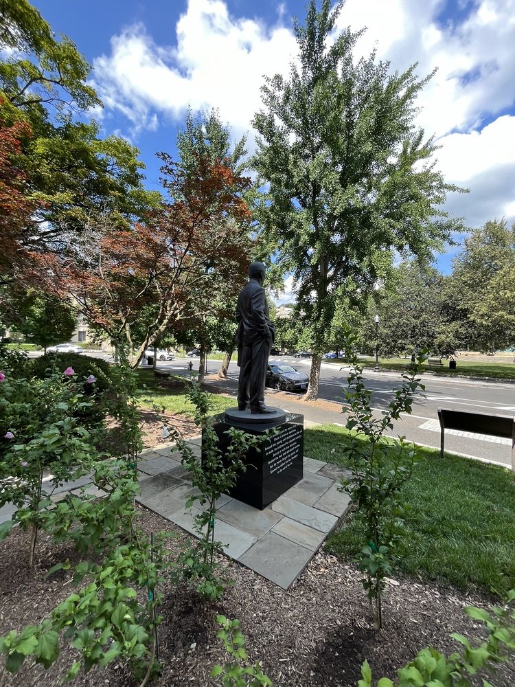 CONSULATE GENERAL OF THE REPUBLIC OF KOREA Updated August 2024 12 Photos 2320