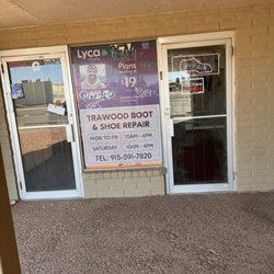 Trawood Boot & Shoe Repair - Entrance to lobby