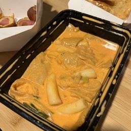 Rose Tteok-Bokki ( )