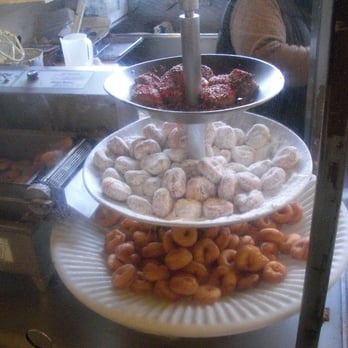 Daily Dozen Doughnut - Bakeries Near Me - Seattle, Washington Daily Dozen Doughnut - Bakeries Near Me - Seattle, Washington