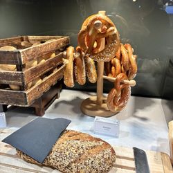 Residence Inn München Ostbahnhof - Of course they offer several different breads for breakfast. The pretzels are popular from what I observed.