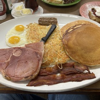 Mr Dougs Restaurant - a plate of breakfast food - Coffee & Tea Near Me - Yelm, Washington