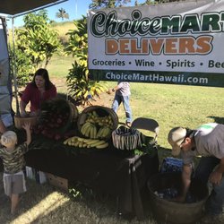 Kealakekua Ranch Center - Free fruit and water for everyone. Mahalo Choicemart!