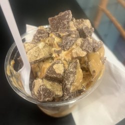 Sprinklez - Ice cream sunday with Reese cup and peanut butter drizzle