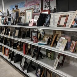 Goodwill Central Texas - Lamar Oaks