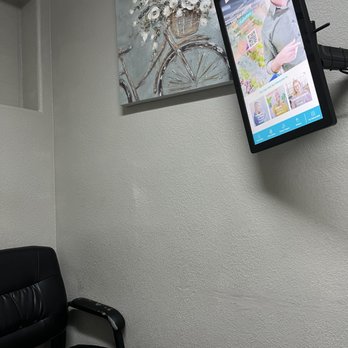 Mike's Walk In Clinic - Exam room - Family Practice Near Me - Hesperia, California Mike's Walk In Clinic - Exam room - Family Practice Near Me - Hesperia, California