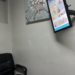 Mike's Walk In Clinic - Exam room