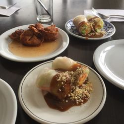 Nakhon Thai - Wontons and rice wraps