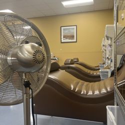 BioLife Plasma Services - Empty beds next to me as people wait in HOURS long lines for no reason.