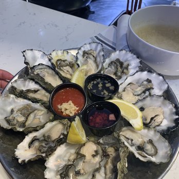 The Oyster Bar - Raw Dozen Oysters - Bars Near Me - Stateline, Nevada