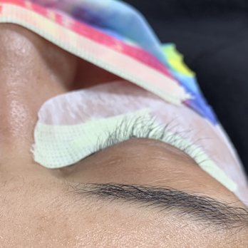 Queen B Lash Bar - Before - Eyelash Service Near Me - Bowling Green, Virginia