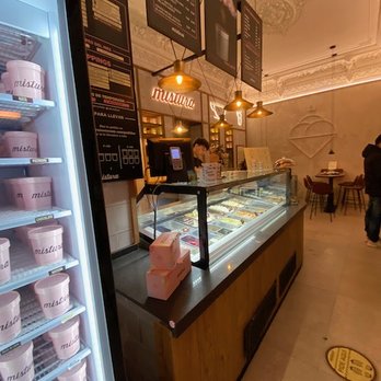 Mistura Ice Cream - View of the inside of the shop - seating is ample - Ice Cream & Frozen Yogurt Near Me - Madrid, M Mistura Ice Cream - View of the inside of the shop - seating is ample - Ice Cream & Frozen Yogurt Near Me - Madrid, M