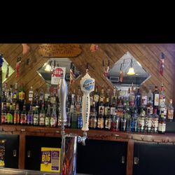 Popper's Bar - Nice liquor and beer selection