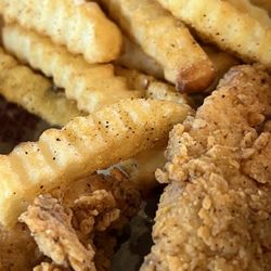 Huey Magoo's - Chicken fingers and fries