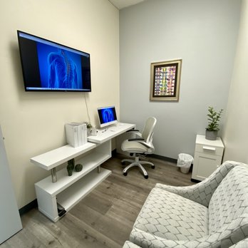 Cann Chiropractic Center - Patient Consult Room - Chiropractors Near Me - Gilbert, Arizona Cann Chiropractic Center - Patient Consult Room - Chiropractors Near Me - Gilbert, Arizona