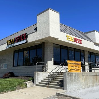 Cozy Thai Restaurant - Restaurant Exterior - New Signage on the Way - Thai Near Me - Kansas City, Missouri