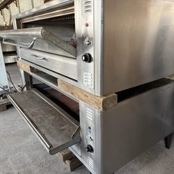 Kenney's Restaurant Equipment - Pizza Ovens