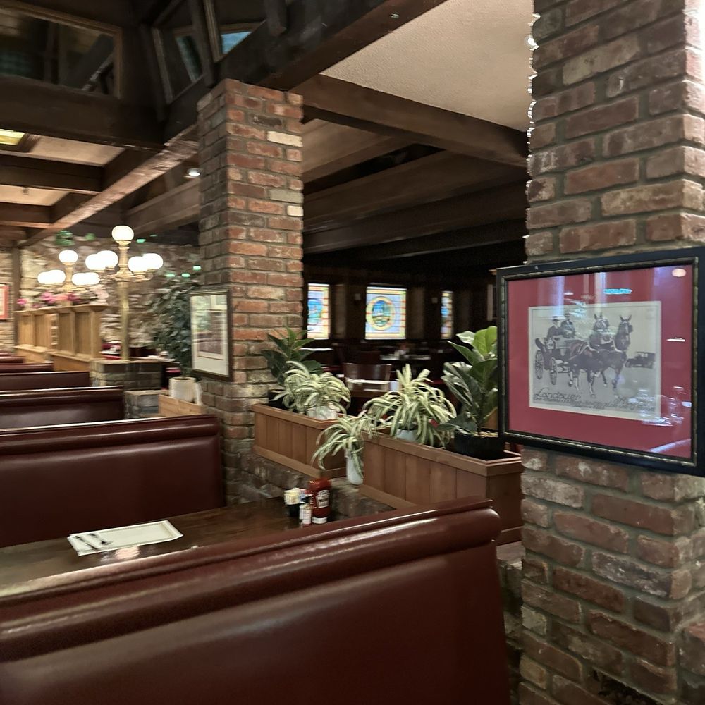Coach House Diner - Seating - Diners Near Me - Hackensack, New Jersey Coach House Diner - Seating - Diners Near Me - Hackensack, New Jersey