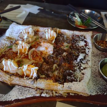 Fun Beer King - Half and half pizza shrimp and bulgogi - Gastropubs Near Me - Glenview, Illinois
