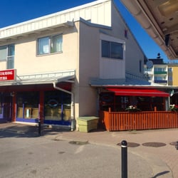 Restaurang & Pizzeria Herrgår'n - Entrén och uteserveringen