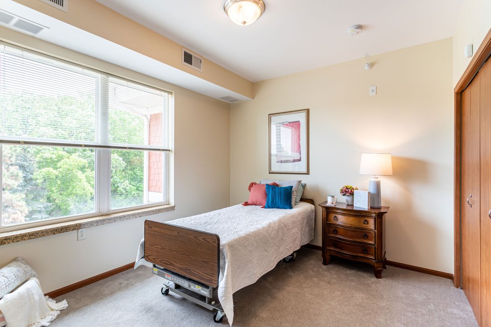 AUTUMN GLEN SENIOR LIVING 29 Photos 3715 Coon Rapids Blvd NW, Coon