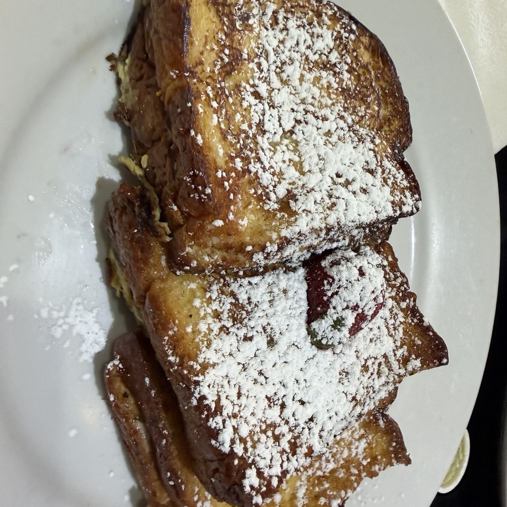 Sweet E's Cafe - Blueberry cream cheese French toast - Cafes Near Me - Honolulu, Hawaii Sweet E's Cafe - Blueberry cream cheese French toast - Cafes Near Me - Honolulu, Hawaii