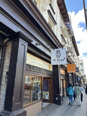 Yifang Taiwan Fruit Tea by null