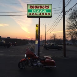 Rounders Pizza - Streetside Sign