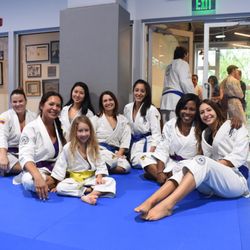 Valente Brothers Jiu-Jitsu - Female empowerment #sisterhood #valentebrothers