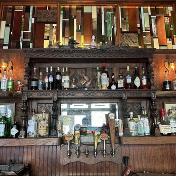 Snapdragon - Interior bar - IG @bougiefoodieboi - Vegetarian Near Me - Vashon, Washington Snapdragon - Interior bar - IG @bougiefoodieboi - Vegetarian Near Me - Vashon, Washington