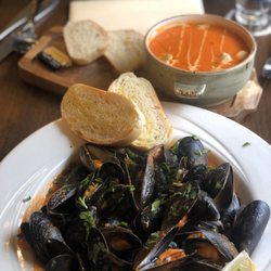 Little Italy - Mussels in white wine tomato sauce