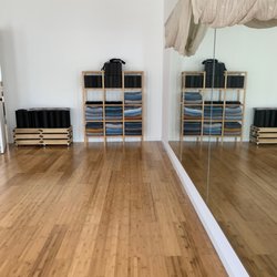 Roast’d Yoga Bar - Yoga Studio