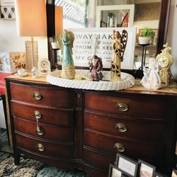 Red Light Antiques & More