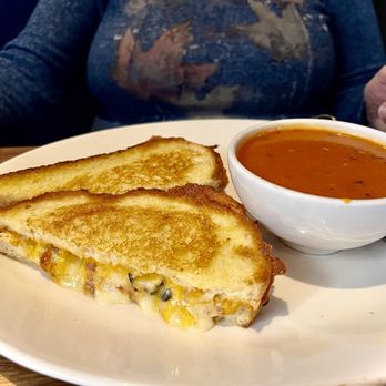 Yard House - Grilled cheese and tomato bisque - New American Near Me - Palmdale, California Yard House - Grilled cheese and tomato bisque - New American Near Me - Palmdale, California