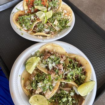 Tacos La Banqueta - Mexican Near Me - Dallas, Texas Tacos La Banqueta - Mexican Near Me - Dallas, Texas