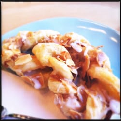 Almond Brezel