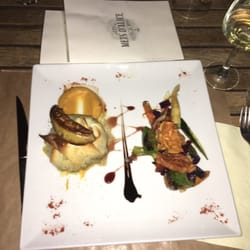 Les Mets d'Alice - Croustillant de crabe avec foie gras poêlé et petits légumes.