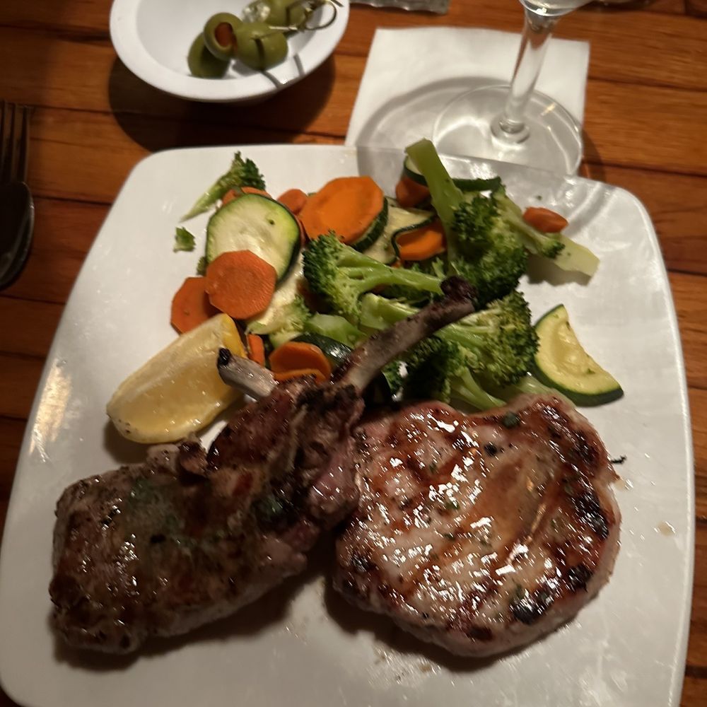 Feeney's Restaurant and Bar - Bars Near Me - Phoenix, Arizona