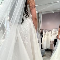 Perla Bridal - Love the simple veil