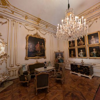 Schloss Schönbrunn - Landmarks & Historical Buildings Near Me - Vienna, 9