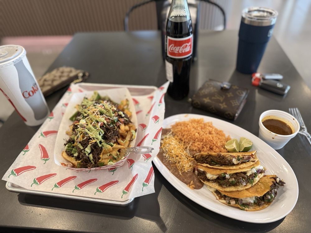 Tio’s Kitchen & Catering