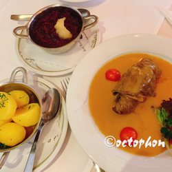 Bergschänke - Restaurant & Cafe - Rinderroulade mit Apfelrotkohl und Kartoffeln...