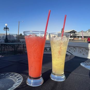 Bonkers Restaurant - Raspberry and Mango sparkling lemonade - New American Near Me - Page, Arizona